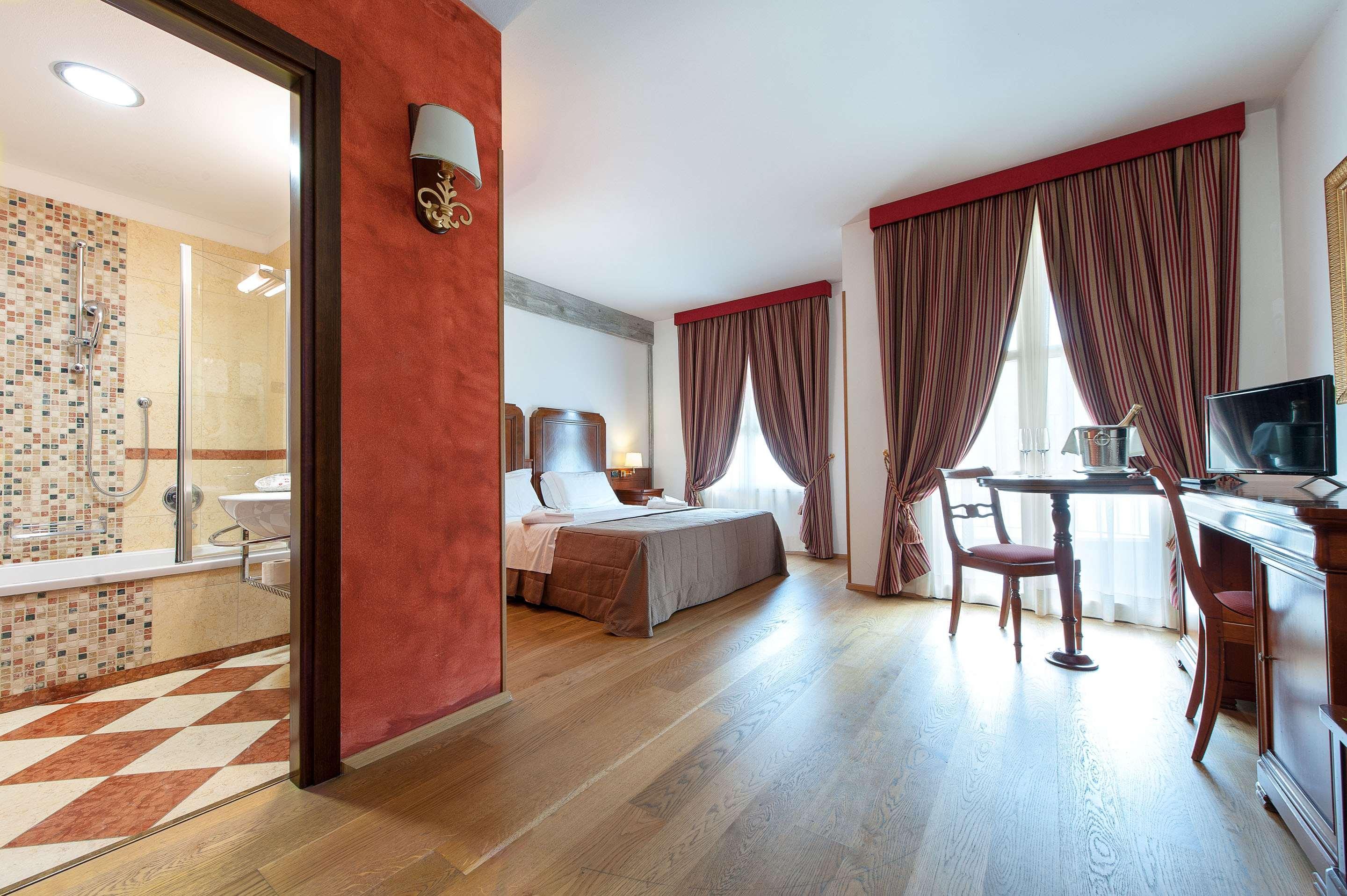 Hotel Villa Malaspina Castel d'Azzano Exteriér fotografie